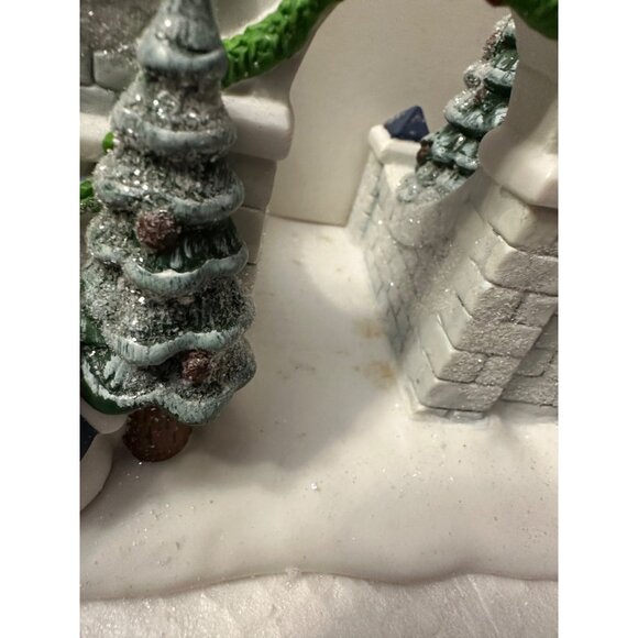 Heritage Village Collection North Pole Gate  Porcelain Dept 56 5632-4 - Picture 8 of 11